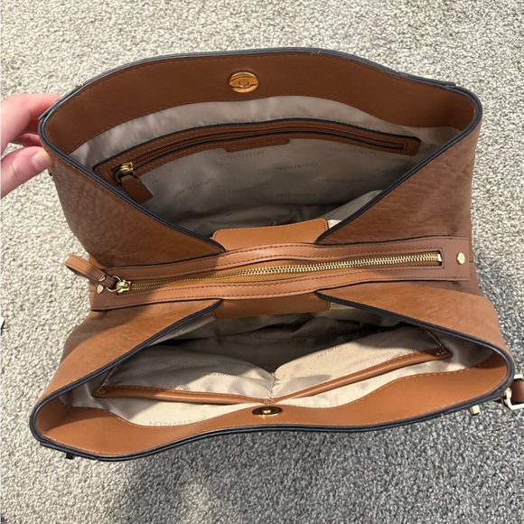 Calvin Klein Ellie Novelty Large Triple Compartment Brown Leather Shoulder Bag - Picture 15 of 16